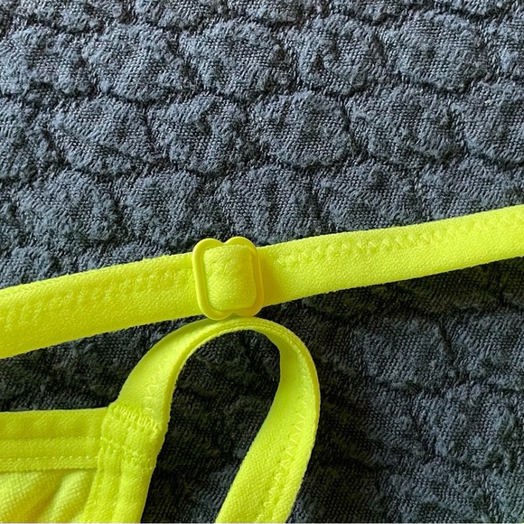 VS PINK Active Seamless Air Medium Impact Sports Bra in Electro Yellow Sz XL - Picture 7 of 12